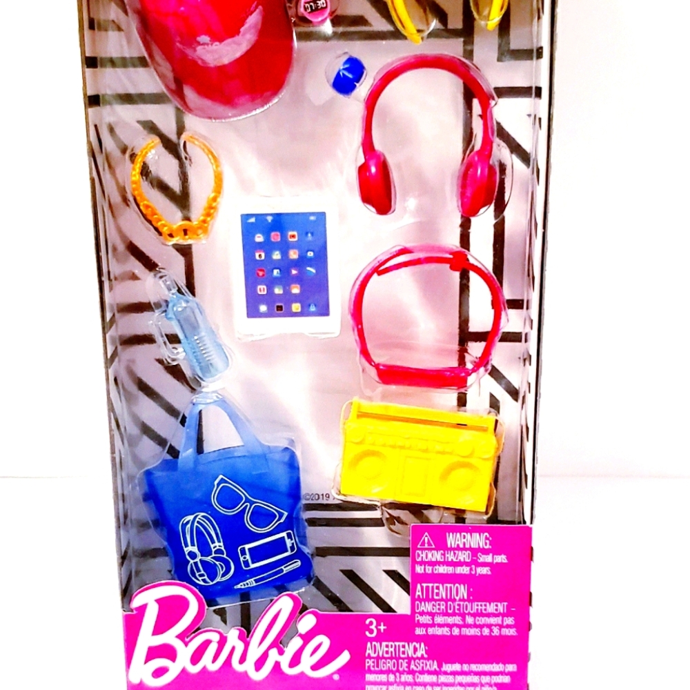 ( Set of 3) Barbie accessories
